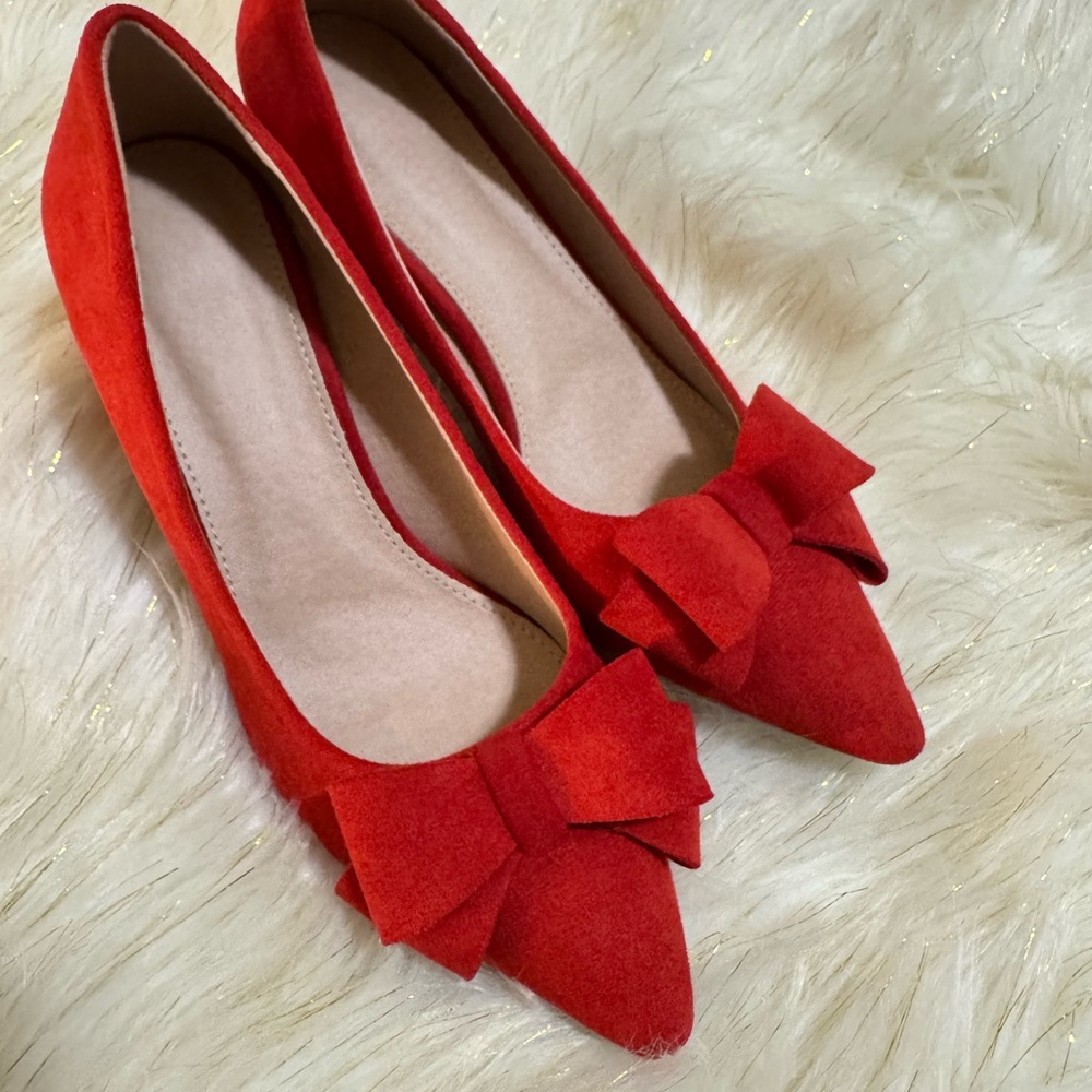 Elegant Red Bow Heels